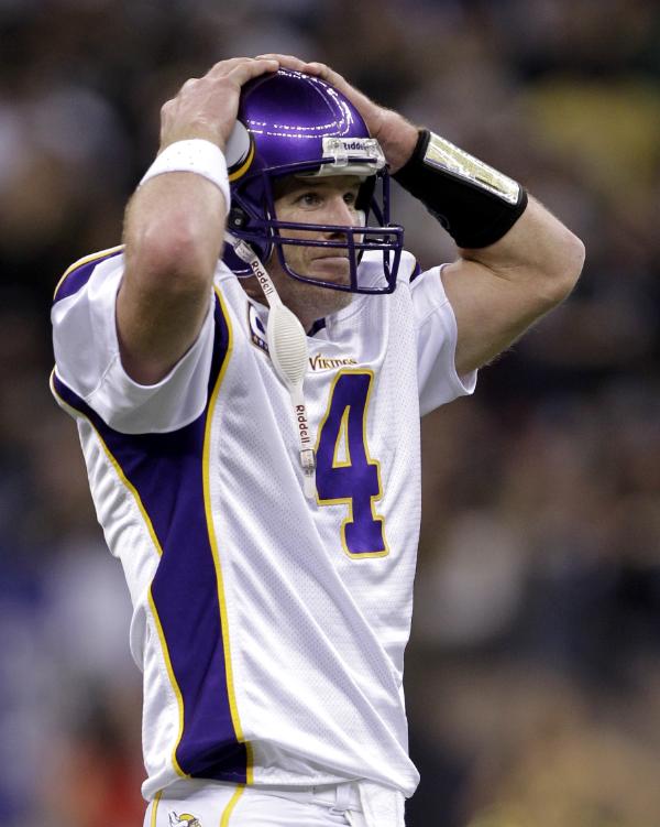 Brett Favre strongarms Minnesota Vikings' run to NFC Championship